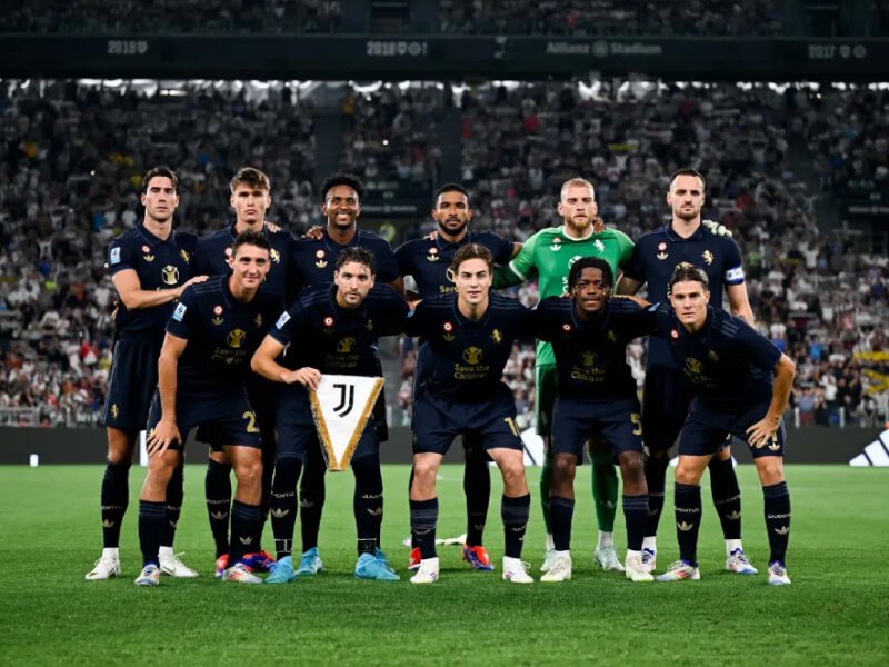 Jersey bola hitam- Tim Juventus