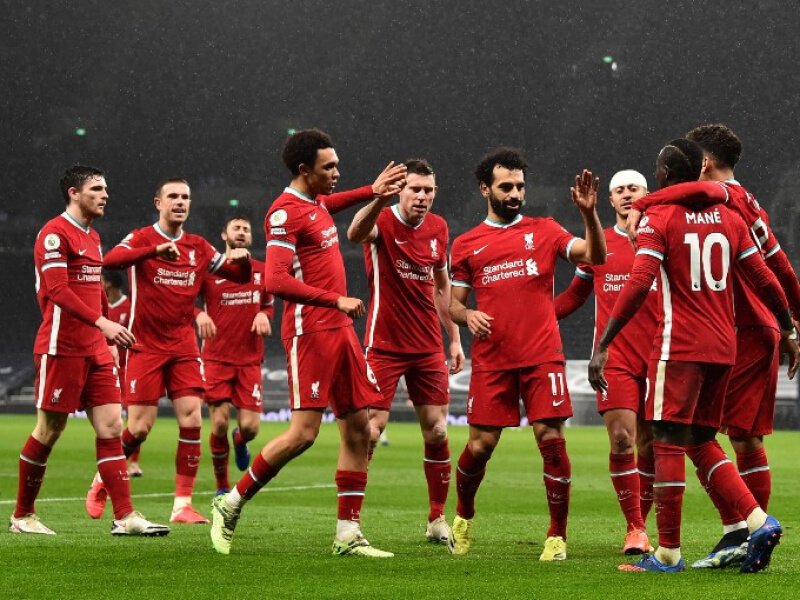 Jersey bola merah- Tim Liverpool