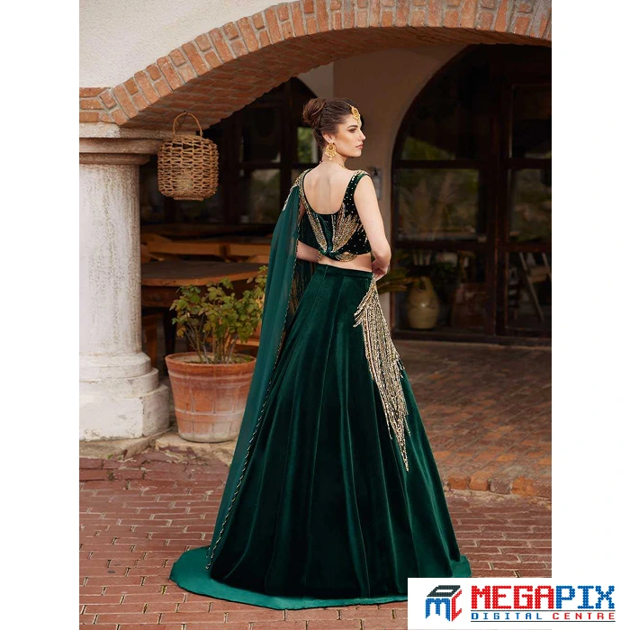 contoh perpaduan emerald dan gold